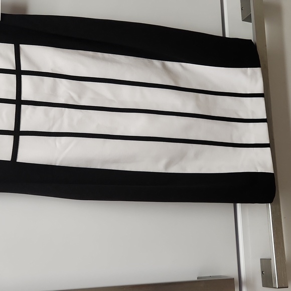 NWT Calvin Klein Black and White Dress - Size 4 - Picture 4 of 10